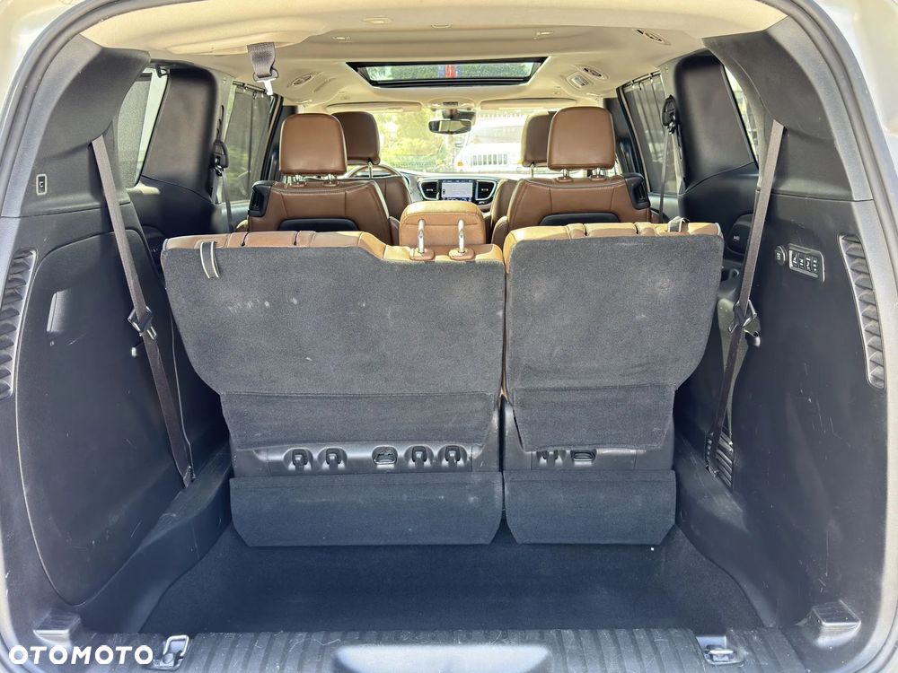 Chrysler Pacifica - 16