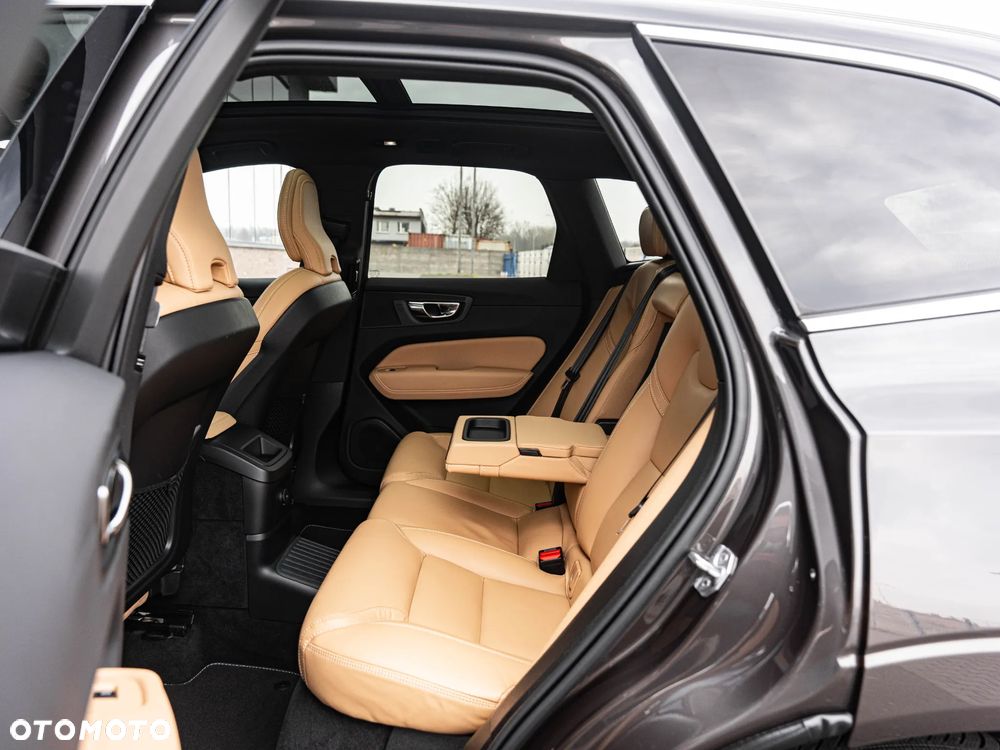 Volvo XC 60 T6 AWD Recharge Geartronic Inscription - 26