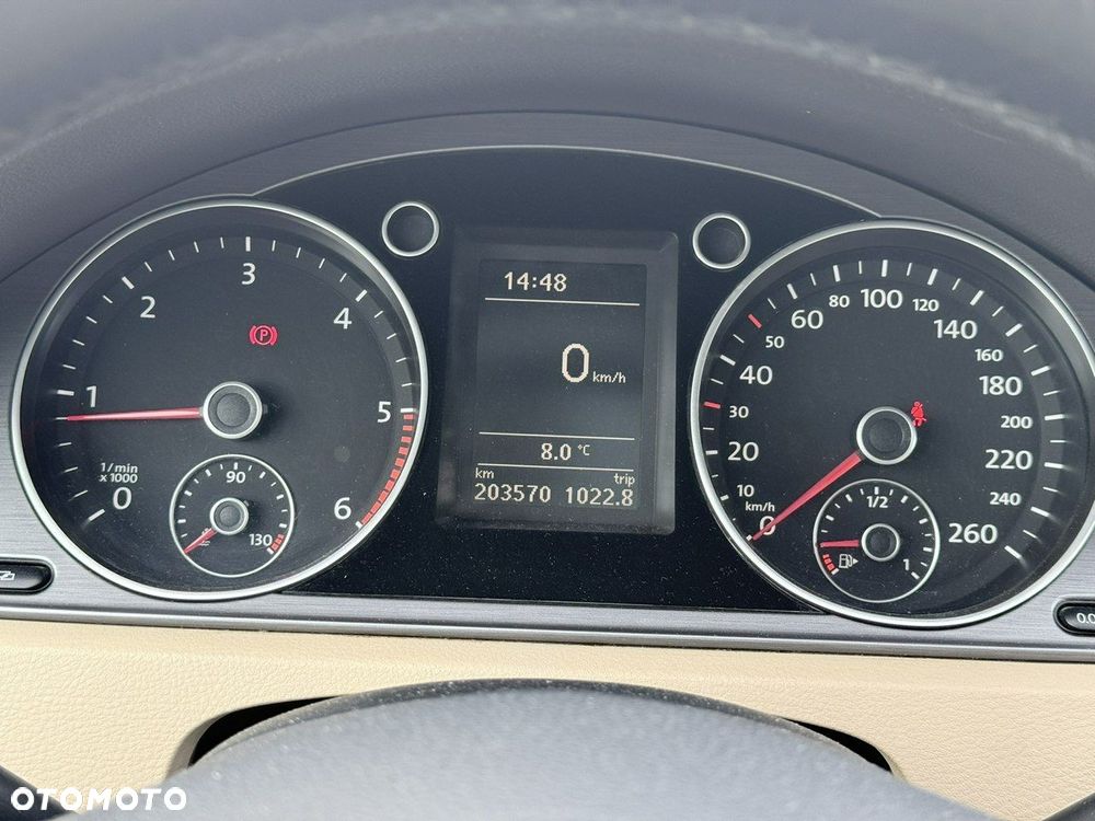 Volkswagen Passat - 15