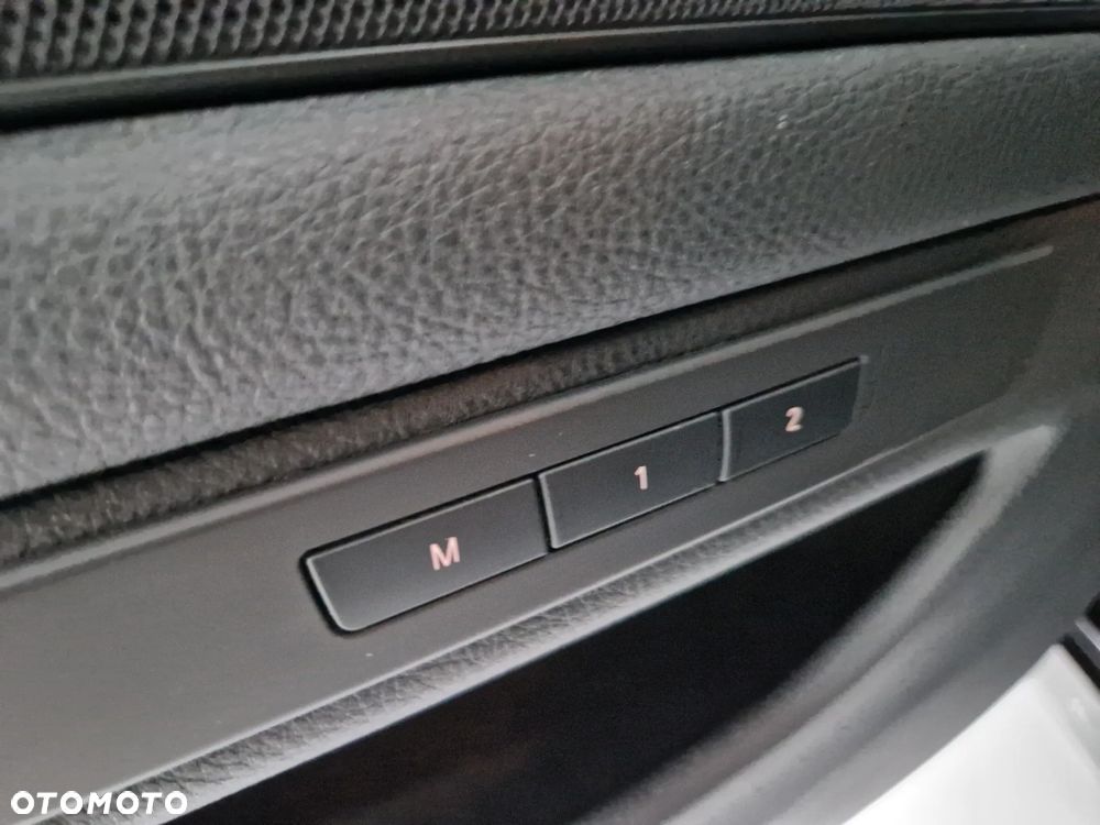 BMW Seria 5 520d - 23