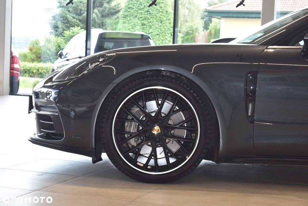 Porsche Panamera 4 10 Years Edition - 23