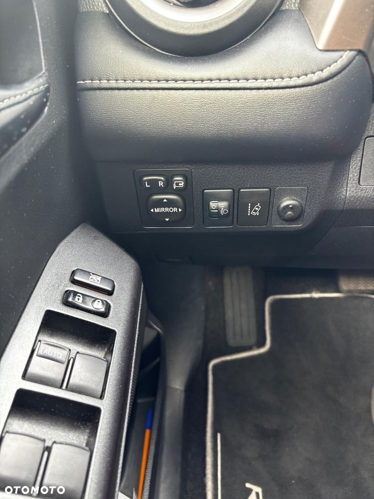 Toyota RAV4 - 16
