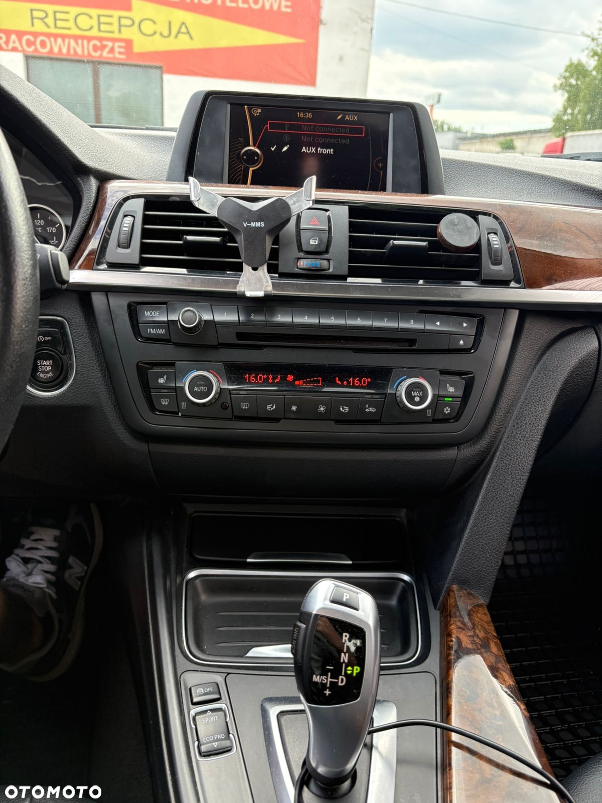 BMW Seria 3 320i - 14