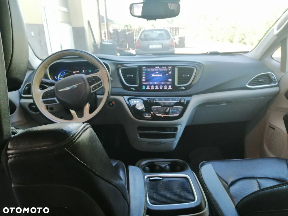 Chrysler Pacifica - 24