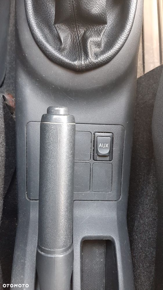 Toyota Yaris 1.0 Luna A/C - 24