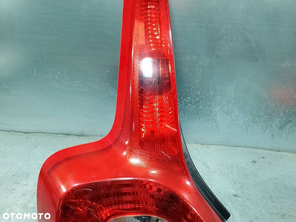 LAMPA TYLNA LEWA VOLVO C30 ( 06-12 ) 31213913 HATCHBACK - 1