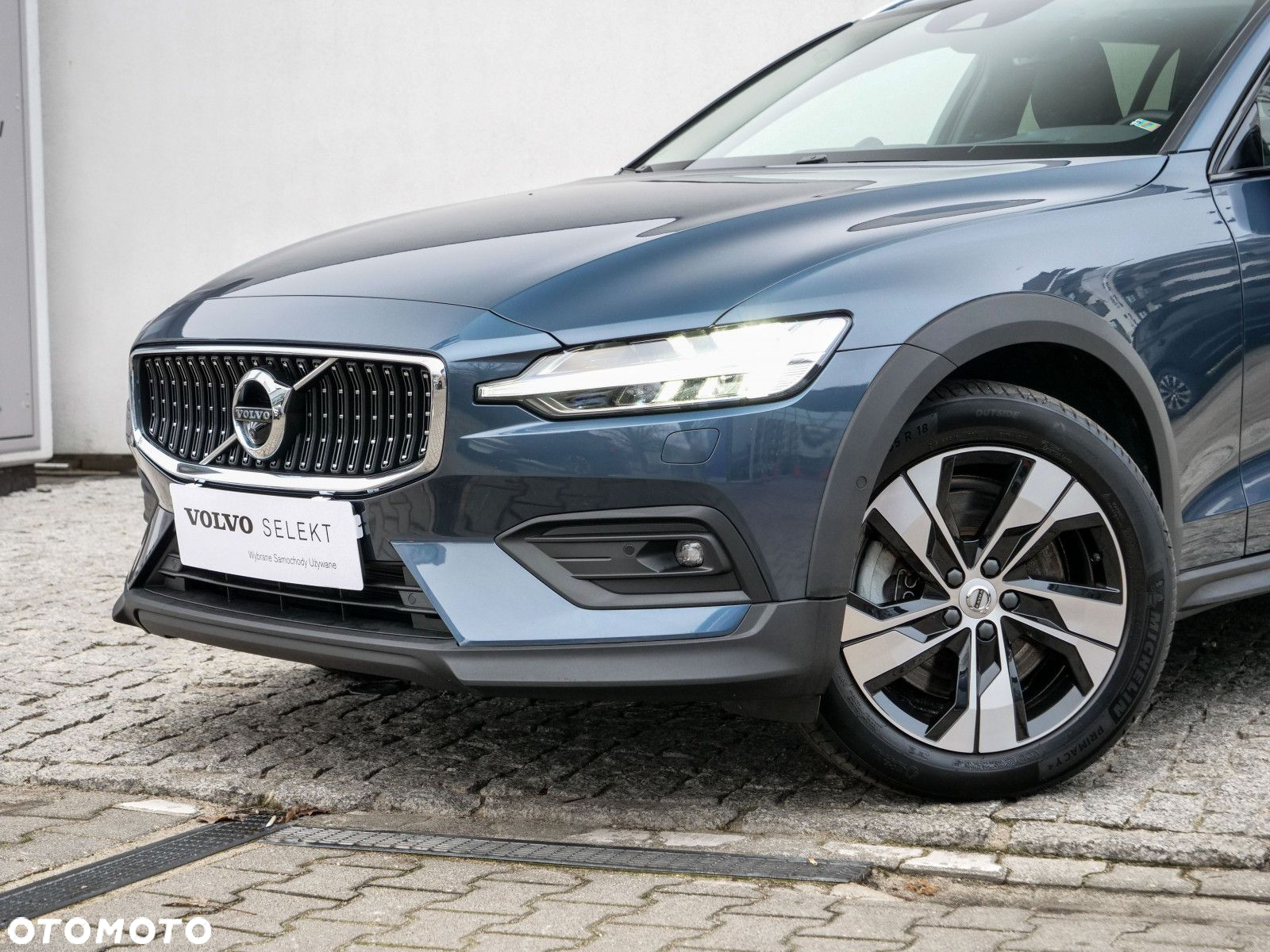 Volvo V60 Cross Country - 10