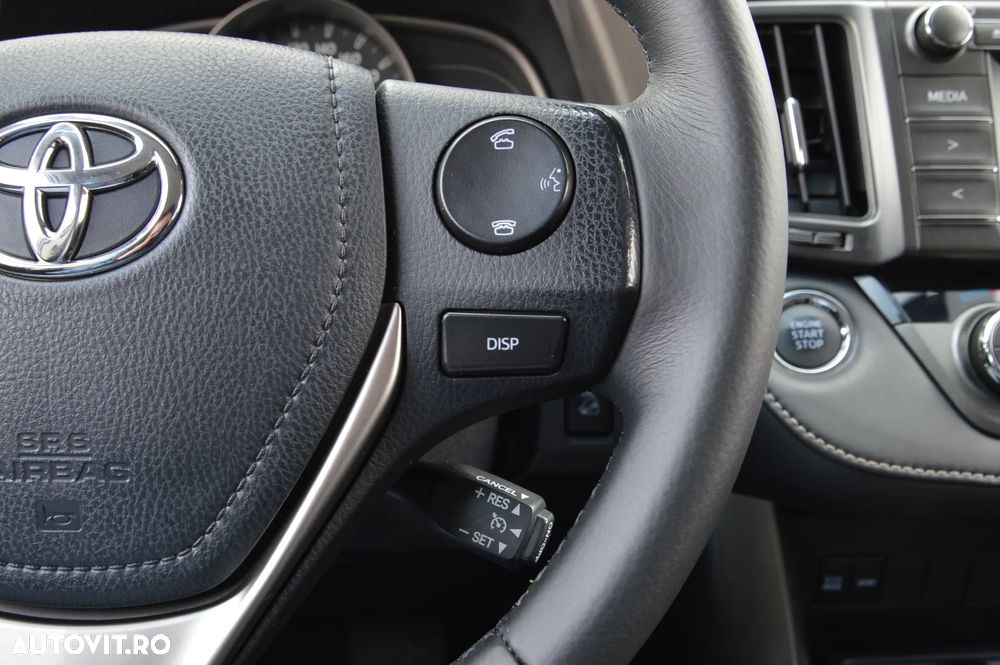 Toyota RAV4 2.2 D-4D 4x4 Automatik Edition - 25