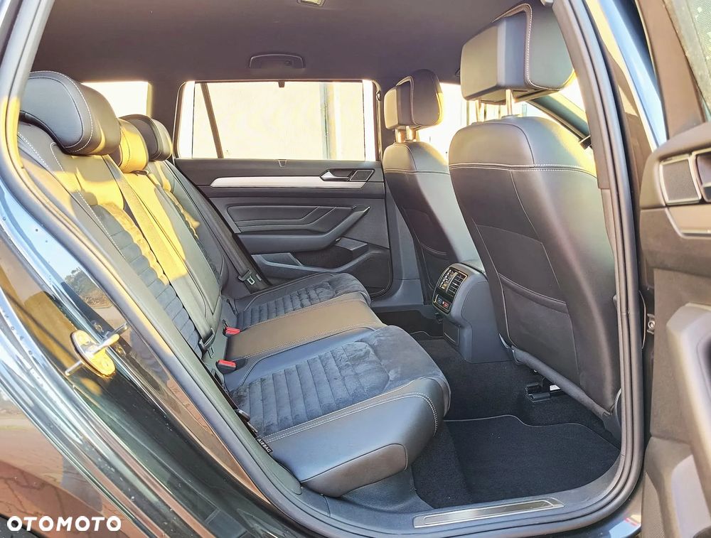 Volkswagen Passat 2.0 TDI 4Mot Elegance DSG - 31
