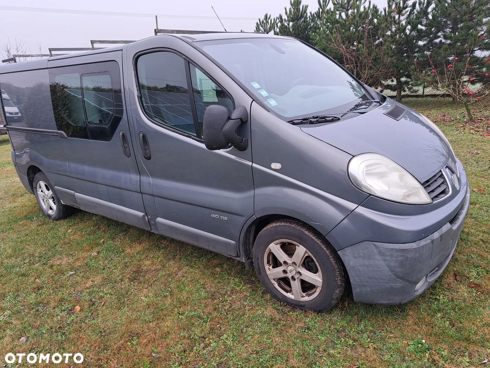Renault TRAFIC - 2