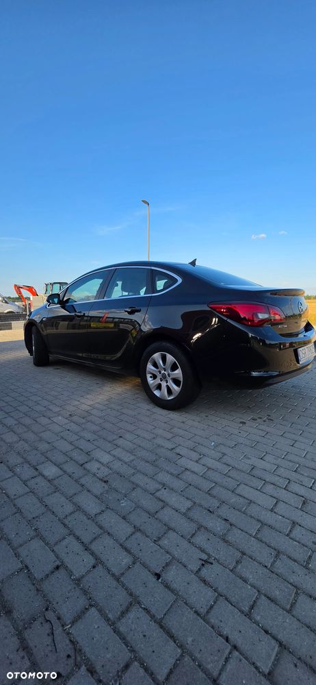 Opel Astra 1.6 D (CDTI) Start/Stop Edition - 2