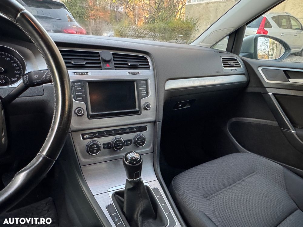 Volkswagen Golf 1.0 TSI BMT Comfortline - 8
