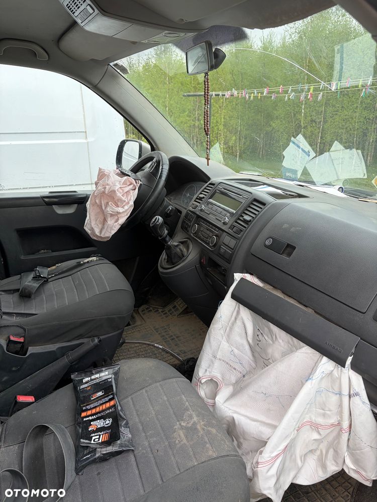 Volkswagen Caravelle - 6