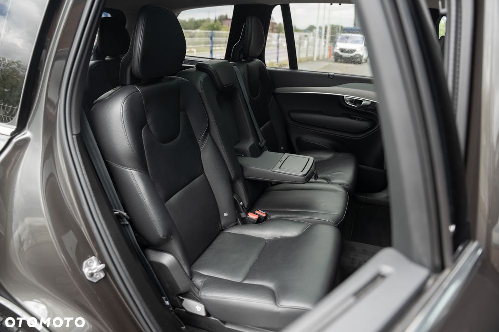 Volvo XC 90 B5 D AWD Geartronic Momentum - 36
