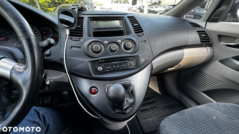 Mitsubishi Grandis 2.4 Intense (lea) - 29