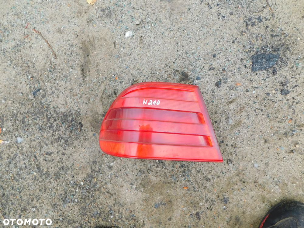 mercedes W210  lampa lewa WYSYŁKA - 1