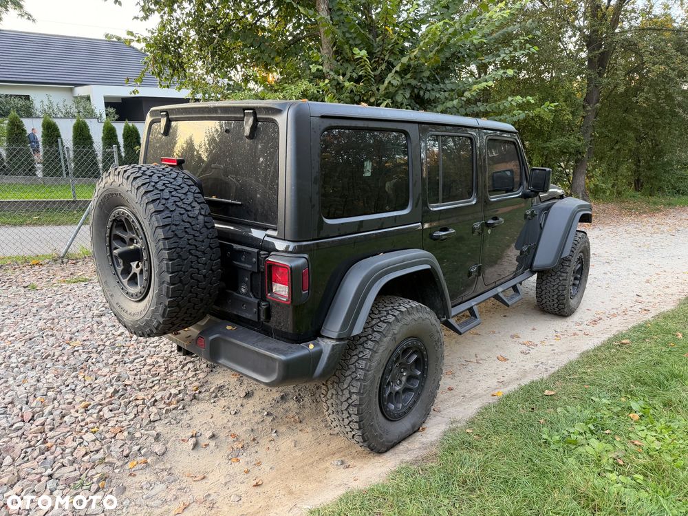 Jeep Wrangler - 12