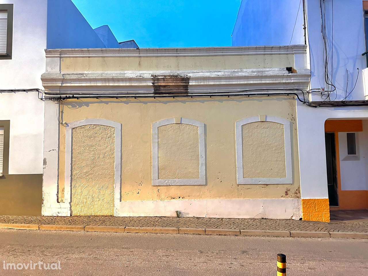 NÃO PERCA ESTA GRANDE OPORTUNIDADE DE NEGÓCIO! MORADIA EM RUINA POR RE - Grande imagem: 3/3