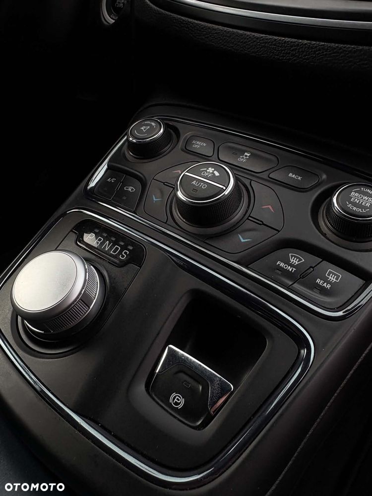 Chrysler 200 - 23