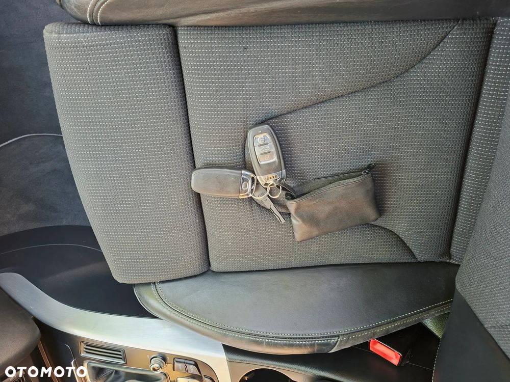 Audi A4 Avant 2.0 TDI DPF multitronic S line Sportpaket - 32