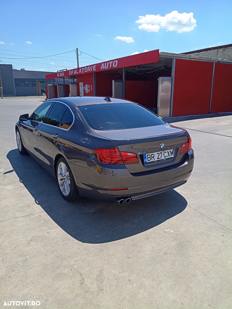BMW Seria 5 525d xDrive - 5