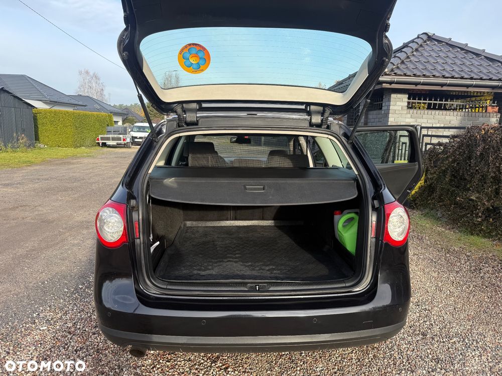 Volkswagen Passat 1.6 TDI Comfortline - 8