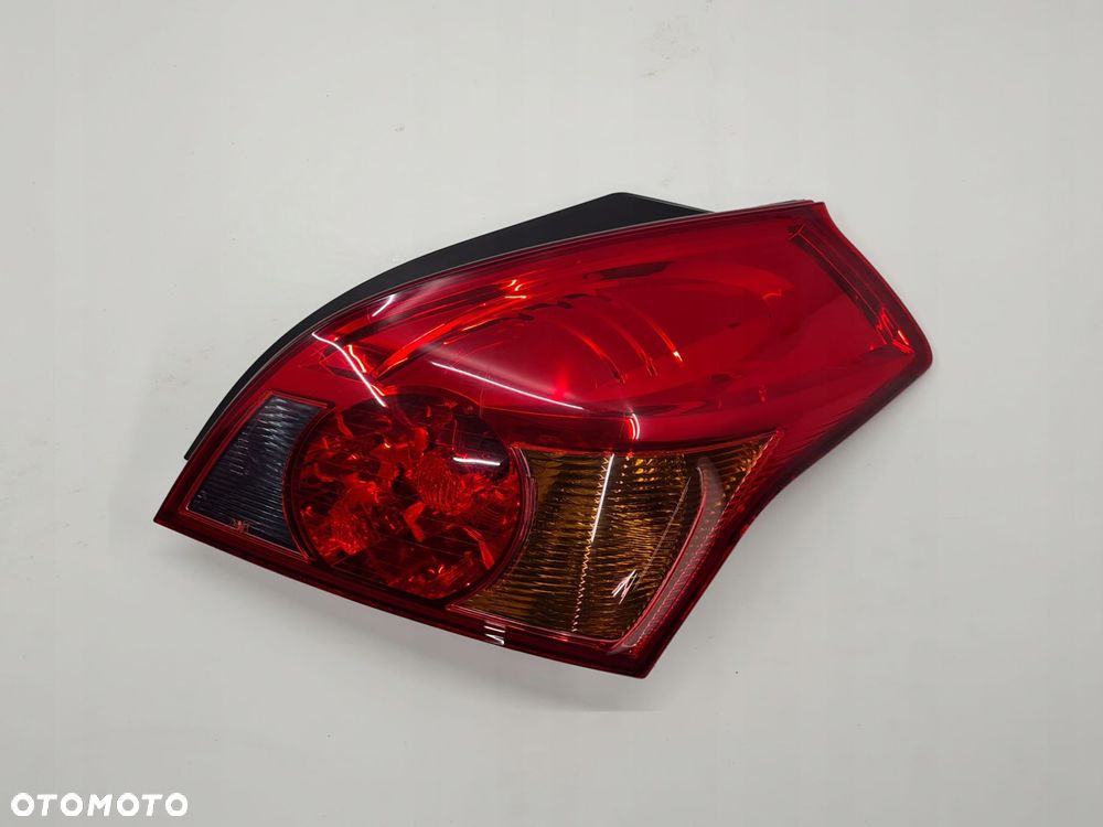 KIA PROCEED I LAMPA PRAWY TYŁ ANGLIK UK - 1