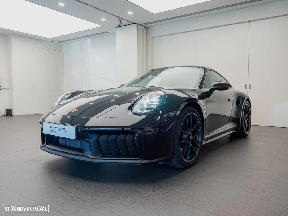 Porsche 911 (992) Carrera 4 GTS - 15