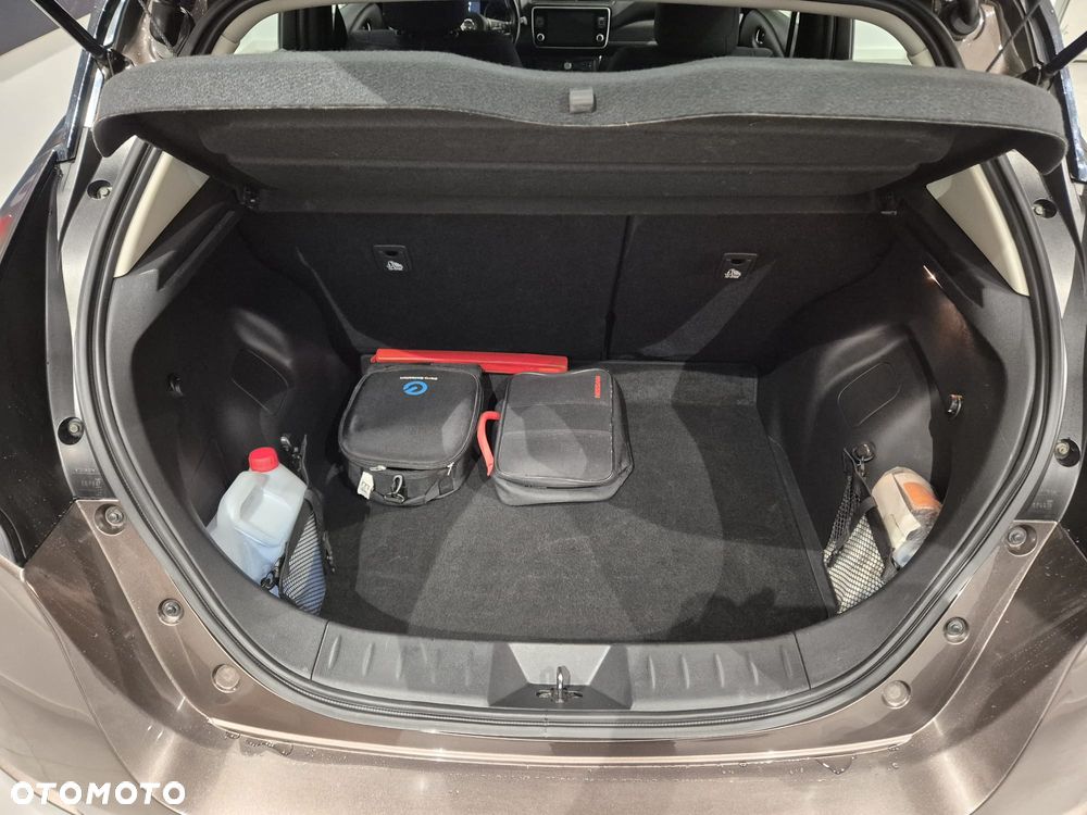 Nissan Leaf 40kWh 10 - 8