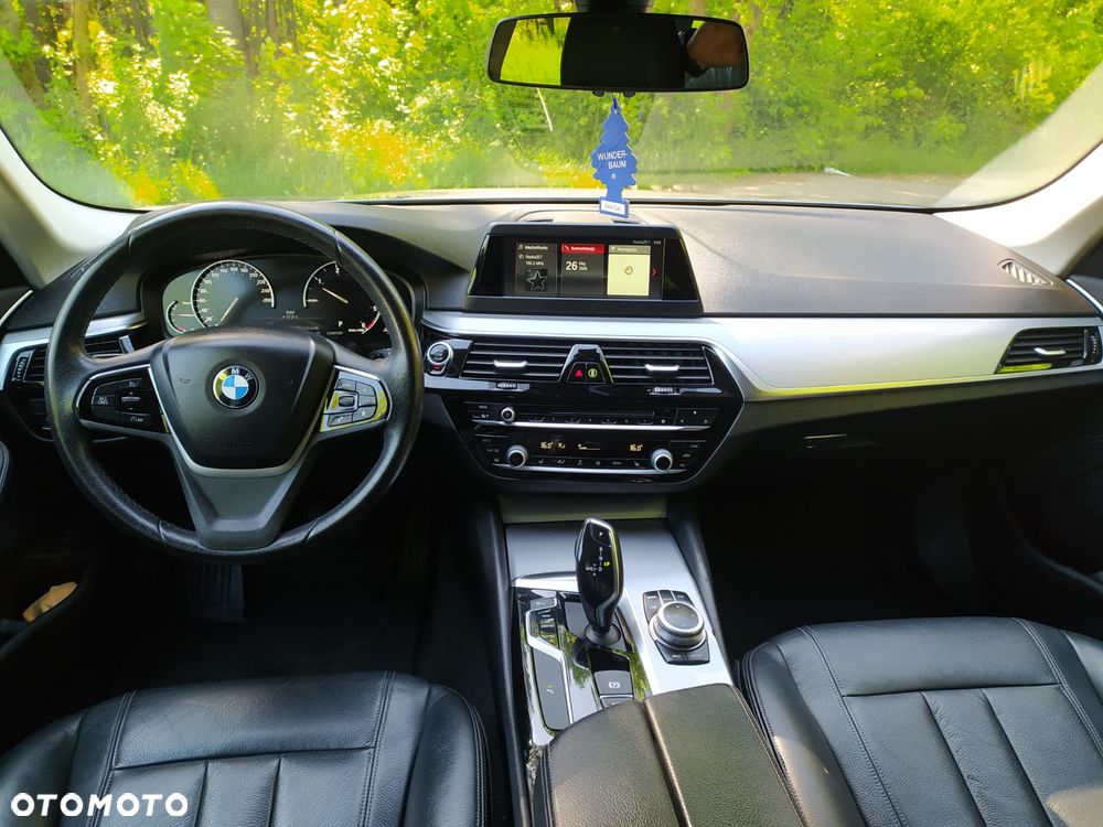 BMW Seria 5 520d Sport - 34