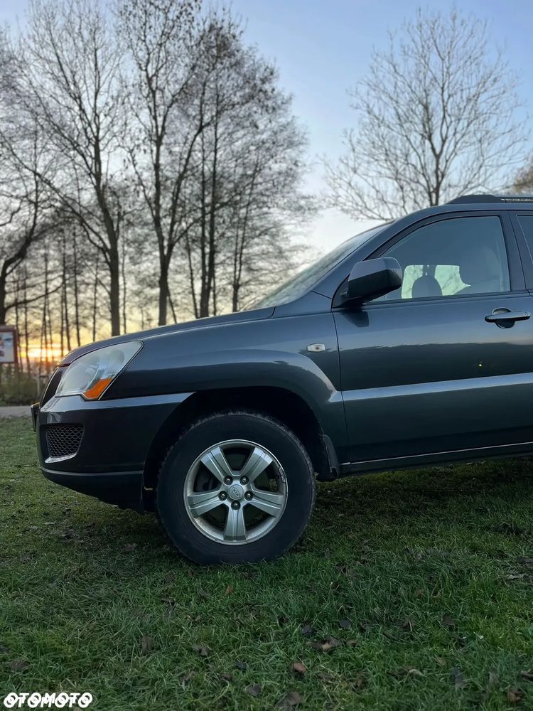 Kia Sportage 2.0 Tour - 1