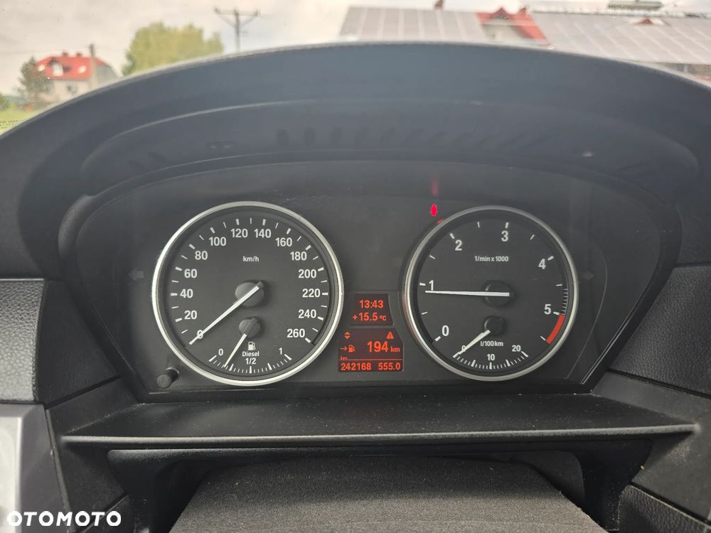 BMW Seria 5 520d - 25