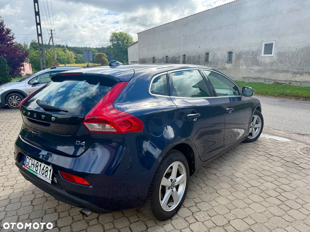 Volvo V40 D4 Drive-E Momentum - 11