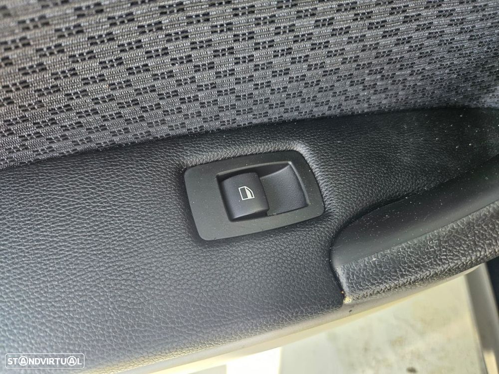 BMW 318 d LifeStyle - 41
