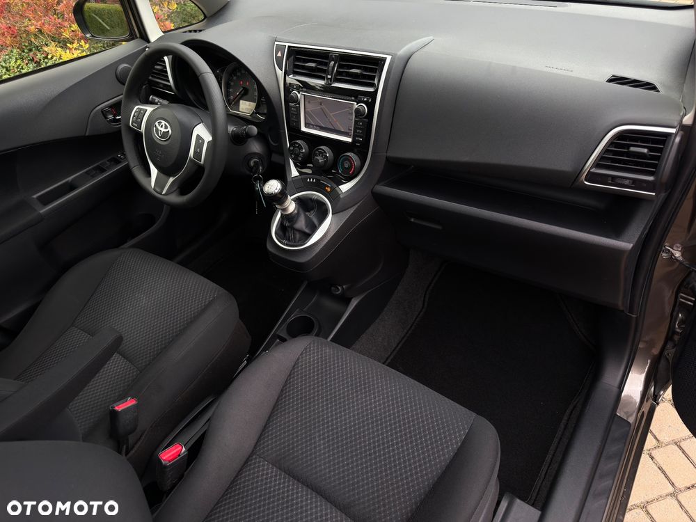 Toyota Verso S 2015