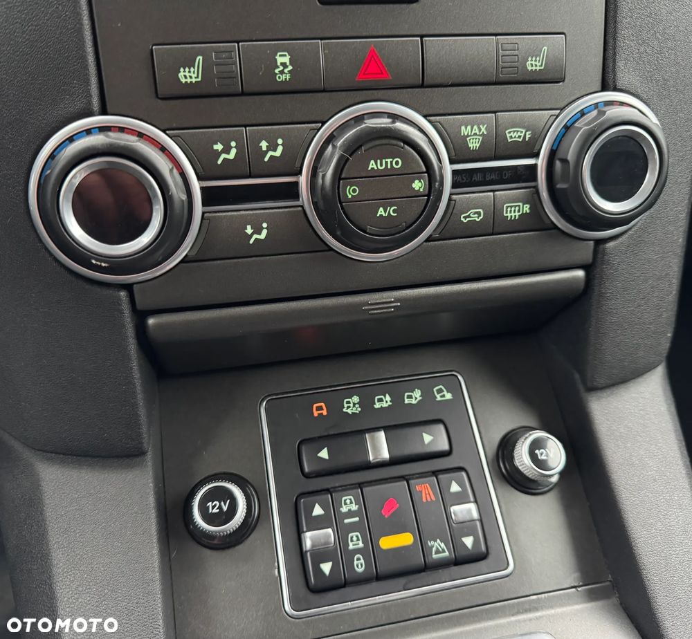 Land Rover Discovery 3.0D V6 S - 22