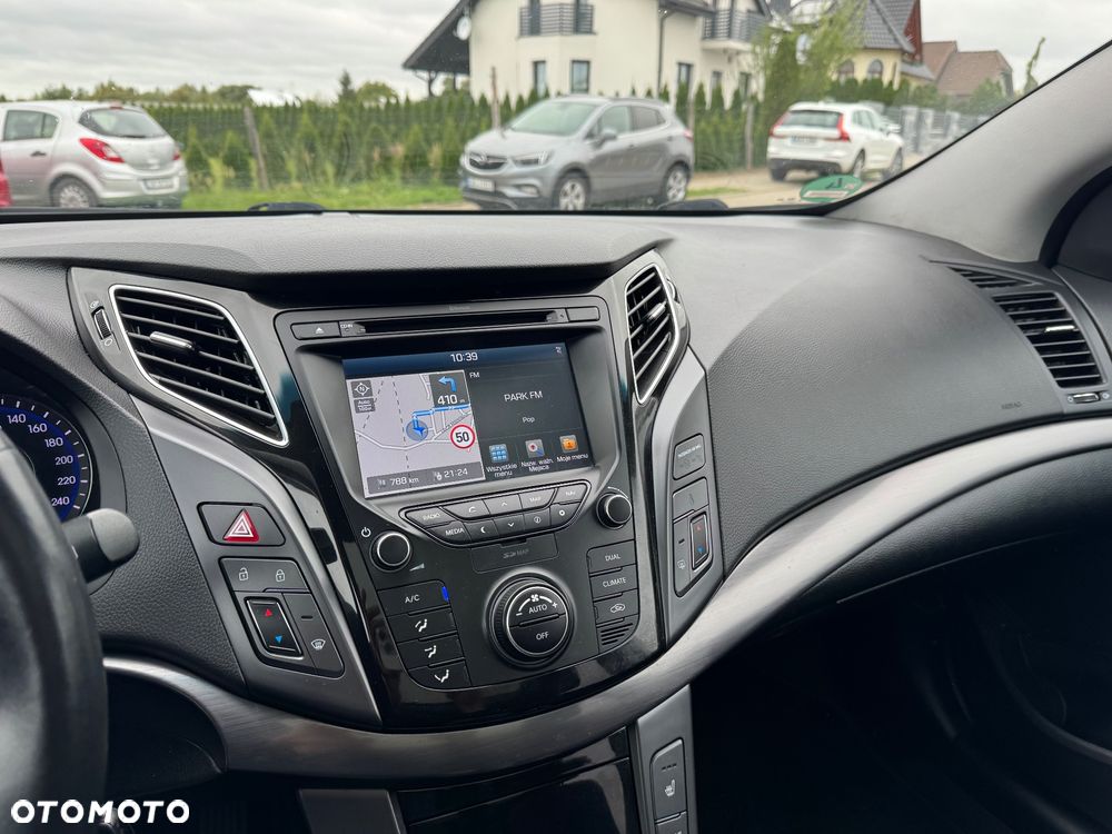 Hyundai i40 Kombi blue 1.7 CRDi Premium - 19