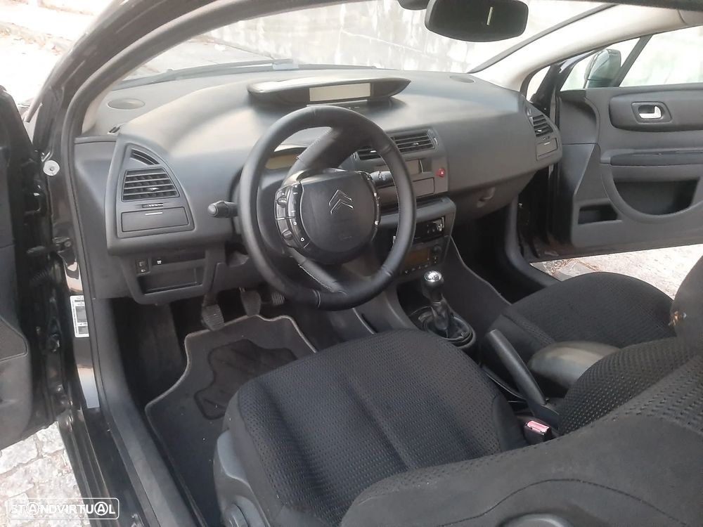Citroen C4 2005 photo 3