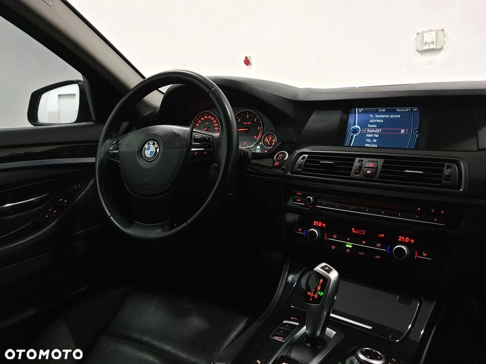 BMW Seria 5 520d Sport-Aut - 39
