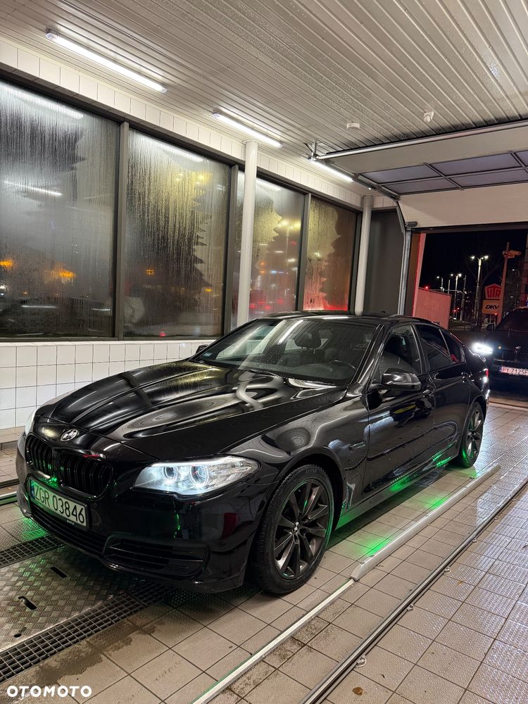 BMW Seria 5 525d xDrive Luxury Line - 10