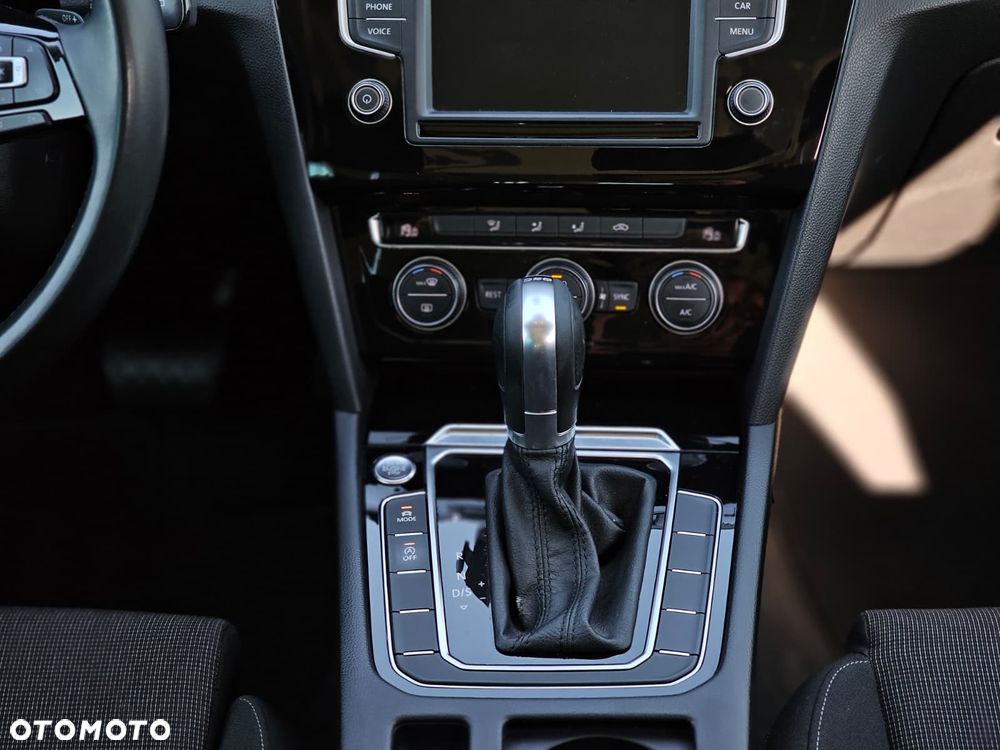 Volkswagen Passat - 31