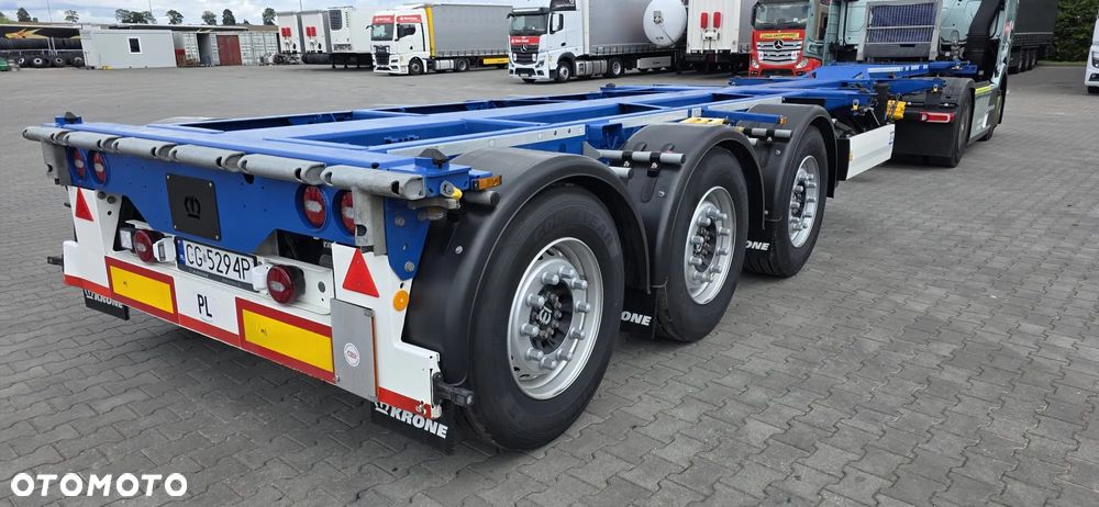 Krone SD dla kontenerów morskich 20, 40 i 45 stóp z agregatem