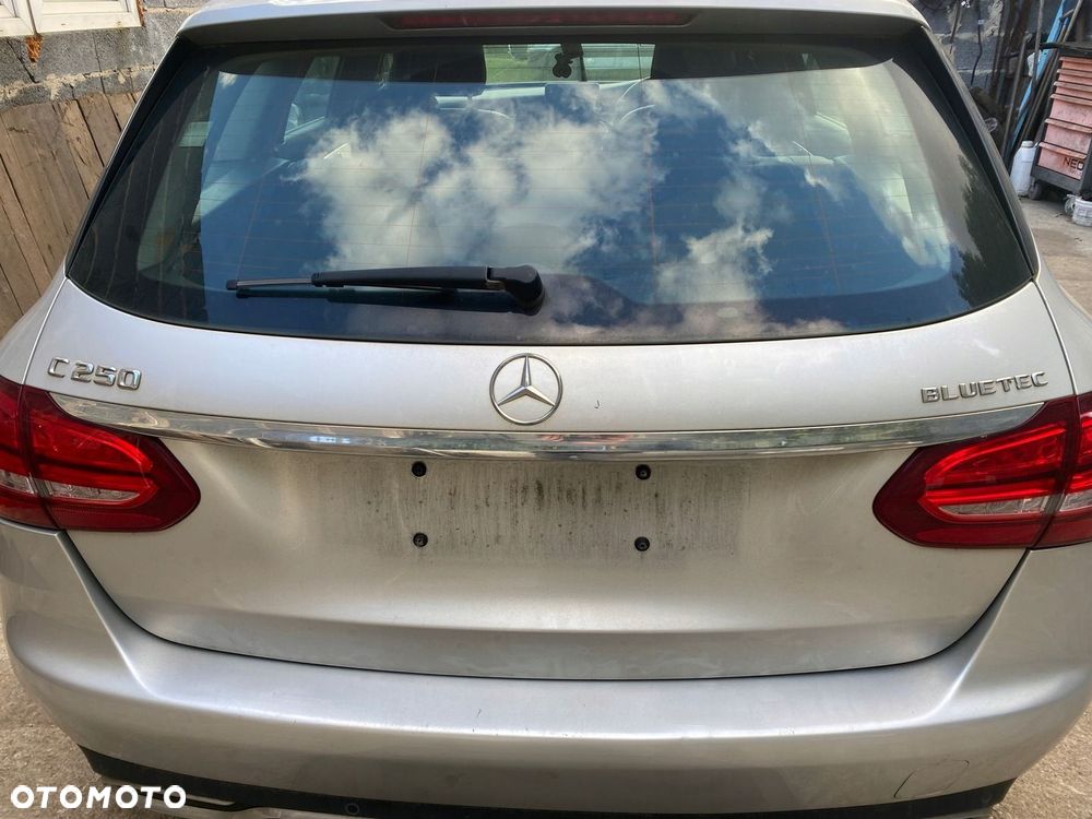 MERCEDES 205 kombi tyl nadwozia cwiartka kolor 775 igla - 1