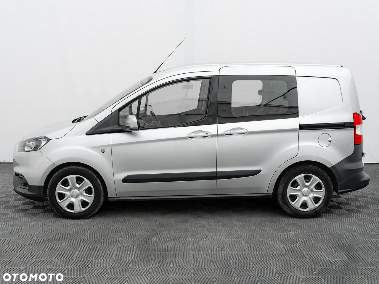 Ford Transit Courier 1.0 EcoBoost Trend - 10