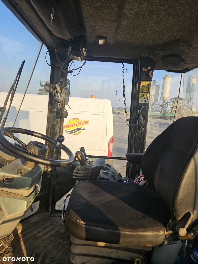 Caterpillar 906 - 10