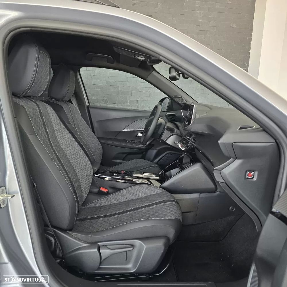 Peugeot e-2008 54 kWh Allure - 8