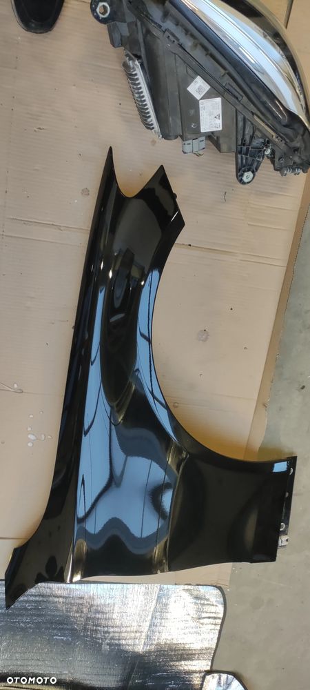 Mercedes w 205 lift BŁOTNIKI IDEALNE kolor LY9T