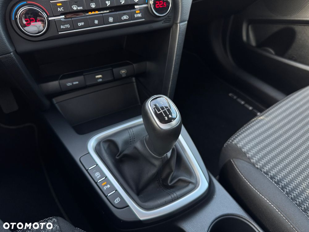 Kia Ceed 1.5 T-GDI M - 21