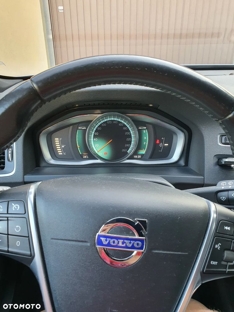 Volvo V60 D4 Drive-E R-Design Summum - 26