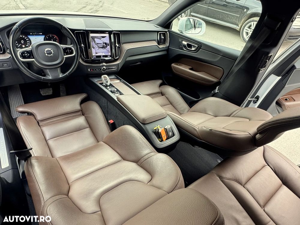 Volvo XC 60 B4 MHEV AT8 AWD Inscription - 24